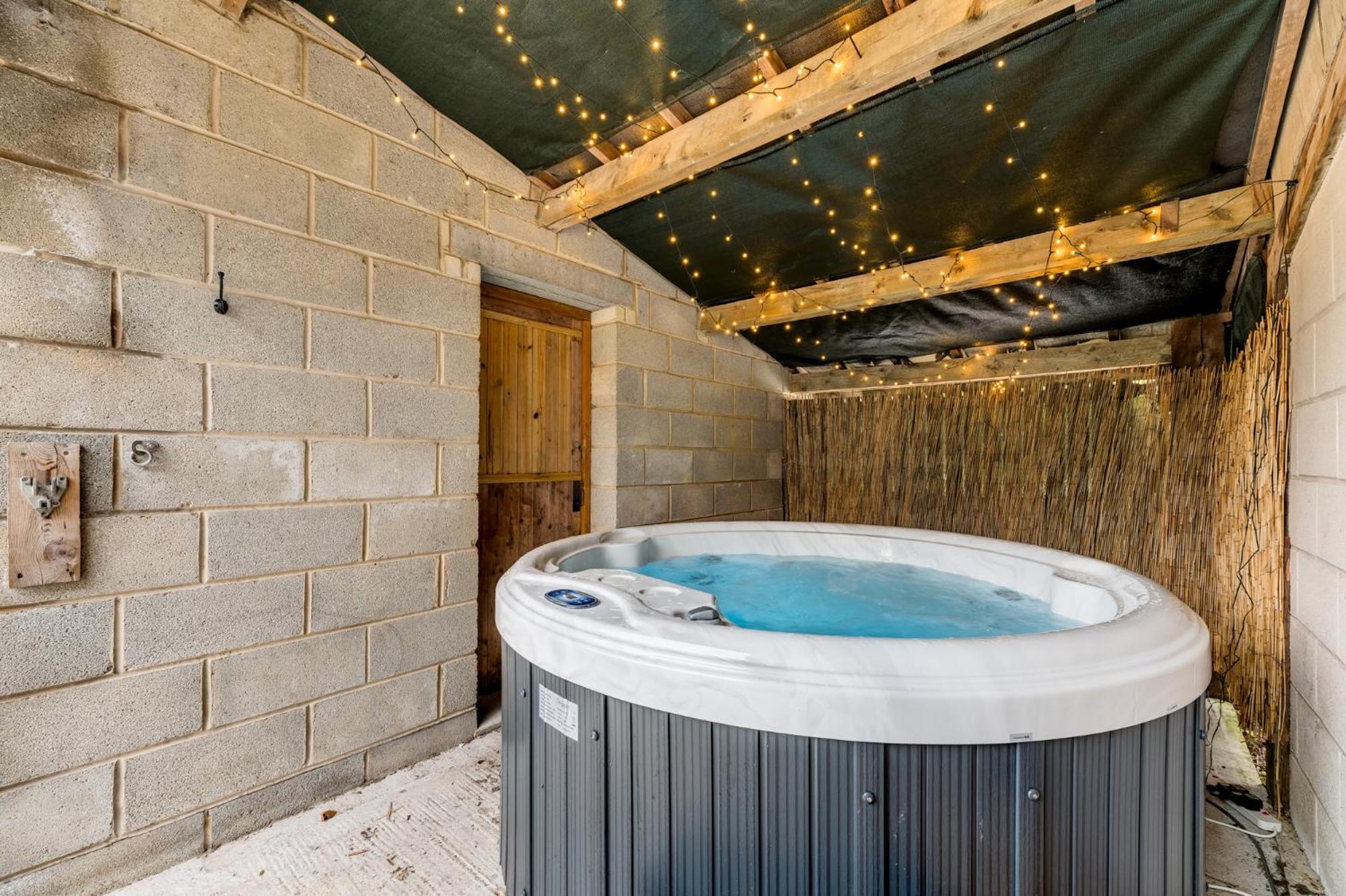 Central Malham Wellbeing Escape Hot Tub & Studio Eksteriør bilde