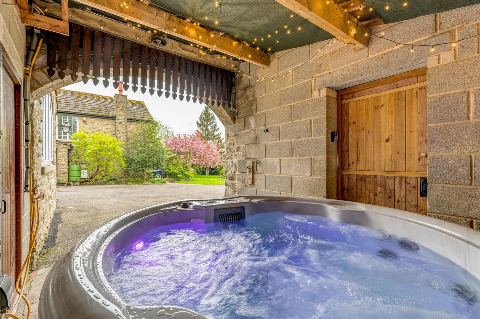 Central Malham Wellbeing Escape Hot Tub & Studio Eksteriør bilde