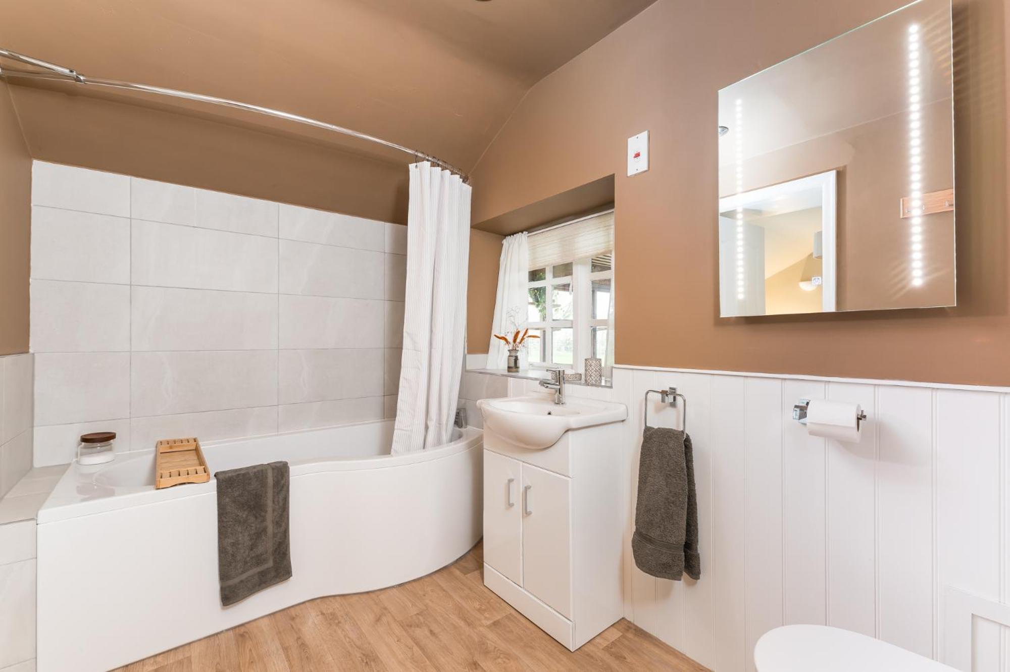 Central Malham Wellbeing Escape Hot Tub & Studio Eksteriør bilde