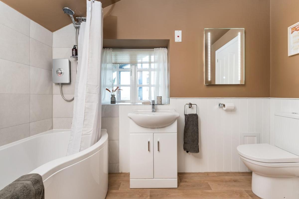 Central Malham Wellbeing Escape Hot Tub & Studio Eksteriør bilde